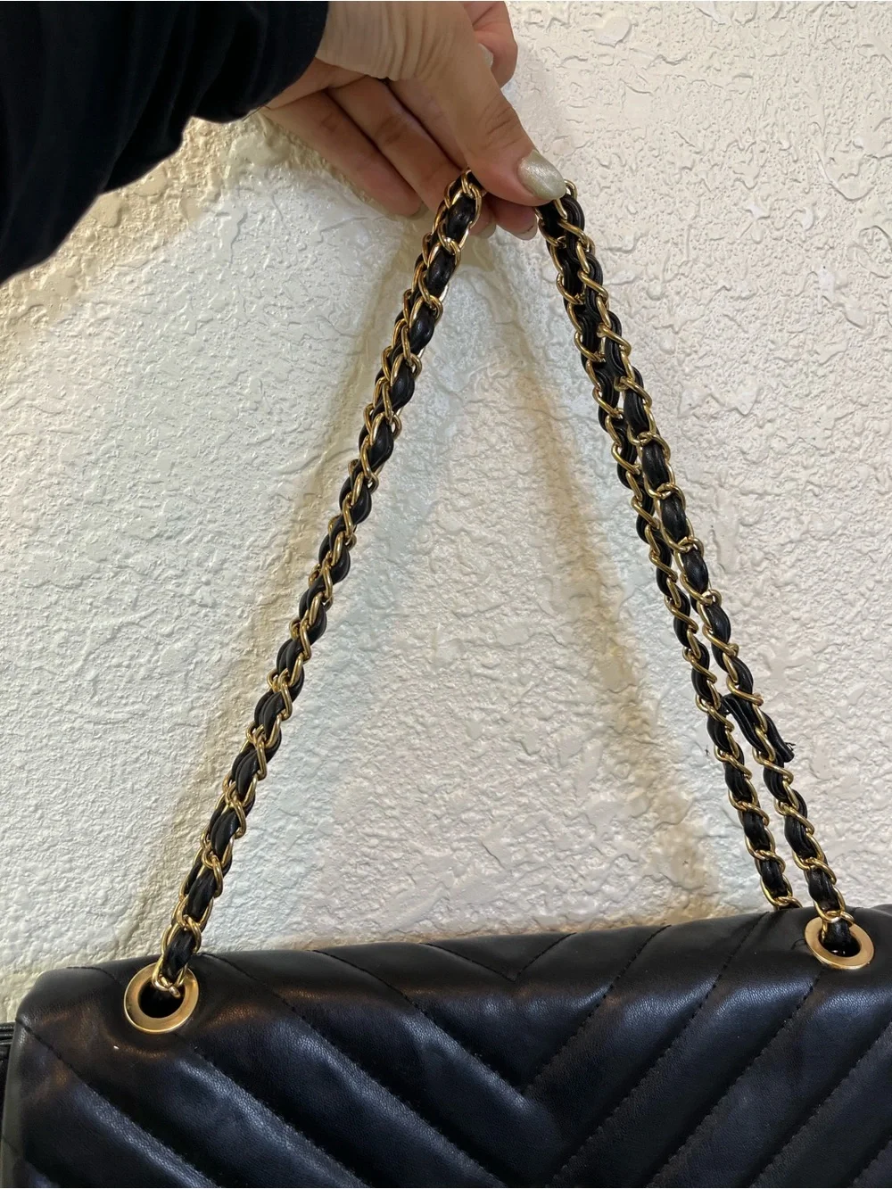 Valentino by Mario Valentino Quilted Shoulder Bag 🖤✨